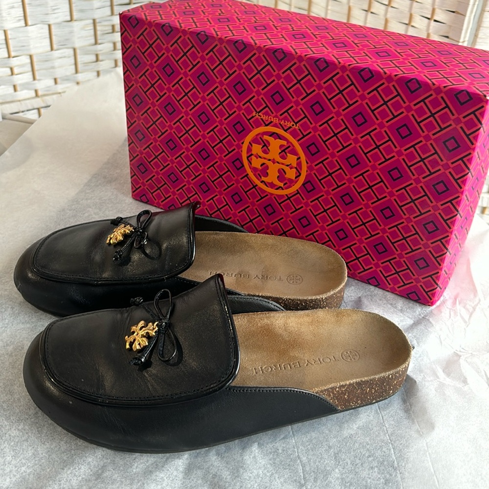 COPY - TORY BURCH LEATHER FLATS